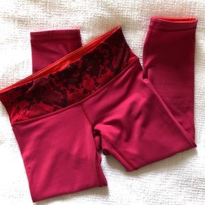 Lululemon Wunder Under III Reversible Crop, Size 6
